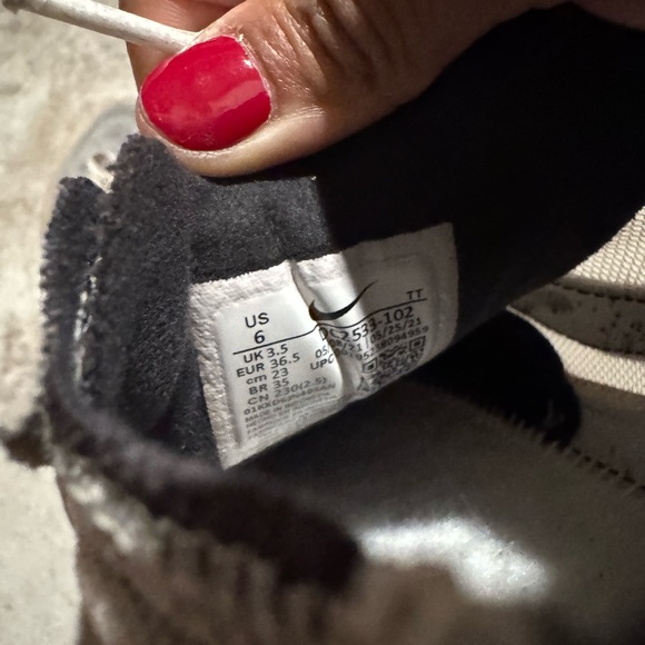 Nike Waffle One Women’s Sneakers - Picture 3 of 7